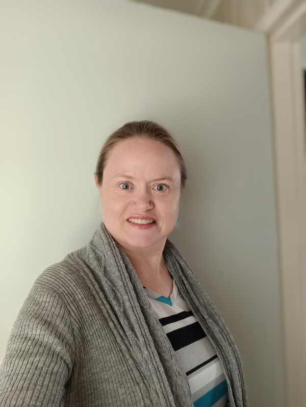 CathyHelping_600-800